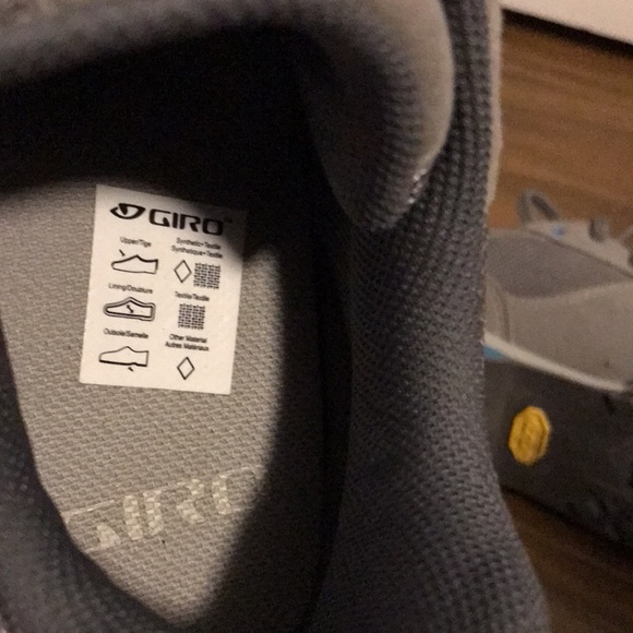 Like-new Giro cycling/biking 2-bolt shoes - Picture 10 of 13